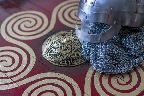 Viking Helmet Chain Mail Red Shield Golden Shapes Sun Weapons — Stock Photo, Image