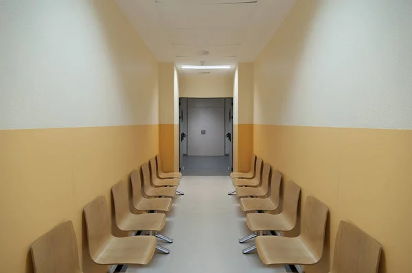 Wartezimmer Krankenhaus Mit Leeren Stühlen — Stockfoto