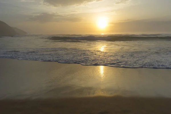 Calma Scenico Tramonto Colorato Sulla Costa Del Mare Buono Carta — Foto Stock