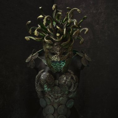 Efsane Medusa, Yunan mitolojisinde yaratık. parçaları kuyumcular ve altın ve bakır gibi metaller ile elle yapılan. yeşil ve altın yılan kask takıyor