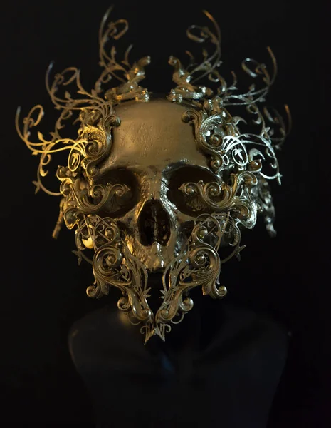 Gold, altın kafatası 3D yazıcı ile yapılmış. Halloween veya korku sahneleri için dekorasyon Gotik parça