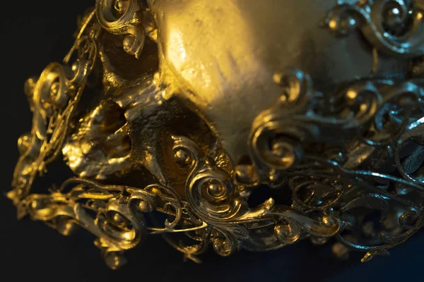 Gold Goldener Totenkopf Aus Drucker Gothisches Dekorationsstück Für Halloween Oder — Stockfoto