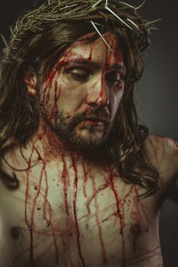 Çarmıha gerilme, temsil Calvary İsa Mesih'in çarmıha gerilmiş. Kutsal hafta İspanya. dikenli taç olan adam