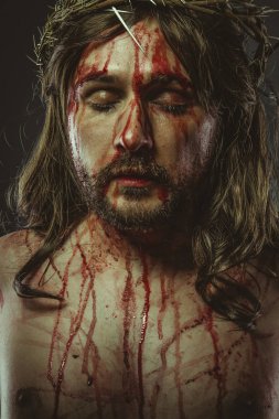 Çarmıha gerilme, temsil Calvary İsa Mesih'in çarmıha gerilmiş. Kutsal hafta İspanya. dikenli taç olan adam