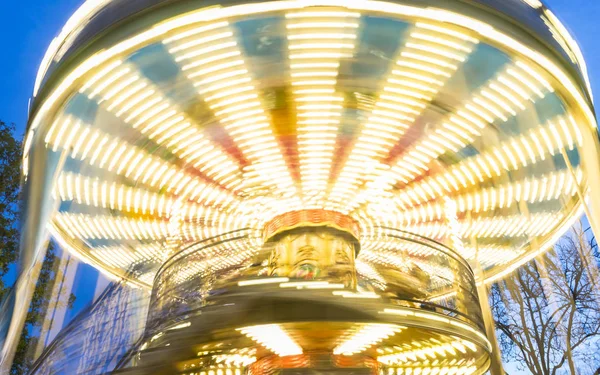 Rörliga Och Ofokuserad Effekt Merry Med Färgglada Ljus Skymningen Nöjespark — Stockfoto