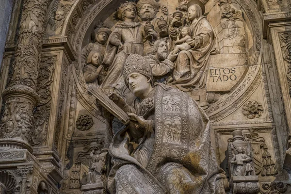 西班牙阿维拉 2019年4月17日 在西班牙庆祝圣周期间 阿维拉大教堂的内部 圣经场景在救济 — 图库照片