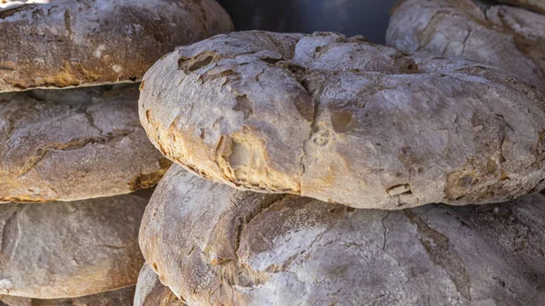 Nutrizione Pane Artigianale Tavolo Con Pani Fatti Mano Una Fiera — Foto Stock