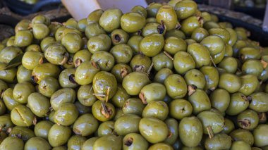 Hamsi ile doldurulmuş zeytin, tipik İspanyol gıda, sirke turşu