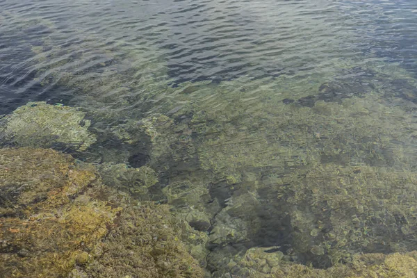 Urlaub Das Ruhige Meer Blaues Wasser Mit Türkisfarbenen Tönen Des — Stockfoto