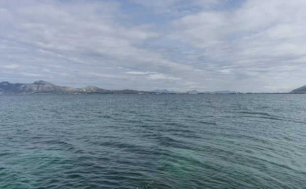 Mallorca Aguas Turquesas Tranquilas Mar Mediterráneo Escenas Vacaciones Con Una —  Fotos de Stock