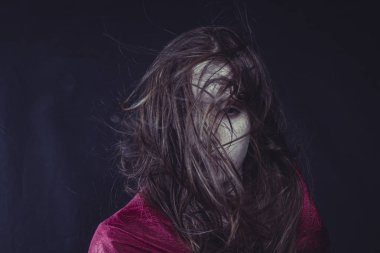 Üzgün Ergenlik, gençlik sorunları, depresyonlar ve kişinin psikolojisindeki değişiklikler, depresyon kavramı