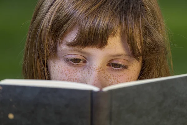 Studying Redhead Girl Reading Book Park Nice Green Grass Nature — Stock Photo, Image