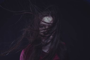 Endişeli Ergenlik, gençlik sorunları, depresyonlar ve kişinin psikolojisindeki değişiklikler, depresyon kavramı