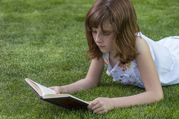 Learning Redhead Girl Reading Book Park Nice Green Grass Nature — Stock Photo, Image