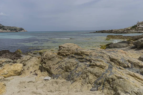 Mer Méditerranée Écrasant Contre Les Rochers Île Espagnole Majorque Ibiza — Photo