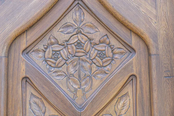 Holztür Mit Blumen Fassaden Und Traditioneller Architektur Der Altstadt Von — Stockfoto