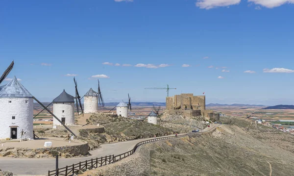 Buğday Öğütmek Için Beyaz Rüzgar Değirmenleri Spanya Nın Toledo Eyaletinde — Stok fotoğraf