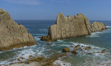 Costa Quebrada, Arnia Beach, C'de kantabalı sahil şeridi