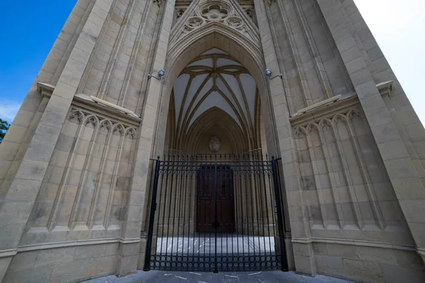 Puerta Delantera Neogótica Catedral Del Buen Pastor Ciudad San Sebastián —  Fotos de Stock