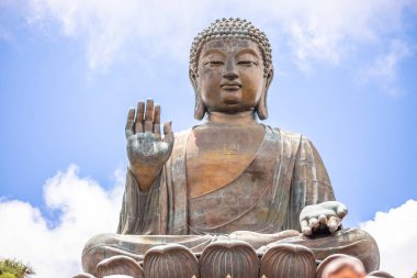 Tian Tan Buddha, büyük Budda, muazzam Tian Tan Buda Hong Kong Po Lin manastırda. Dünyanın en yüksek açık oturmuş bronz Buda Nong ping 360 bulunmaktadır..