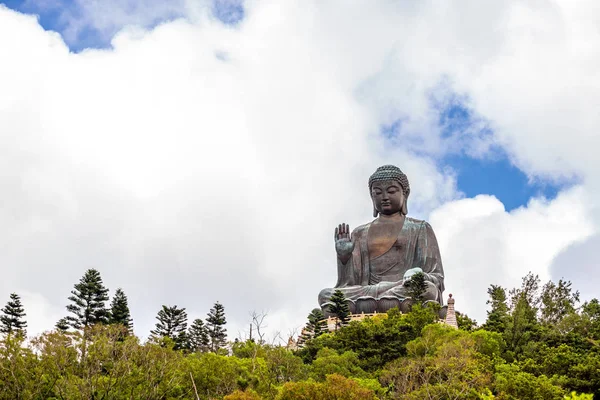 天坛佛 大布达 香港宝莲寺的巨大天坛佛 世界上最高的户外青铜佛像 位于农坪360 — 图库照片