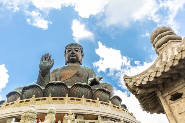 天坛佛 大布达 香港宝莲寺的巨大天坛佛 世界上最高的户外青铜佛像 位于昂坪360 — 图库照片