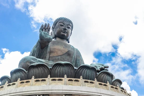 Tian Tan Buddha, Big Budda, The enormous Tian Tan Buddha at Po Lin Monastery in Hong Kong. The world's tallest outdoor seated bronze Buddha located in Ngong ping 360. — Stock Photo, Image