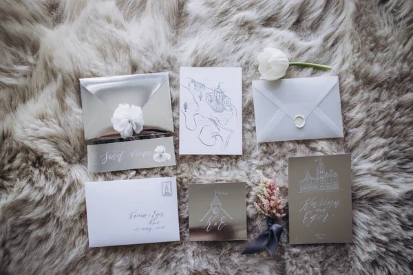 Kolekce obálky nebo izolované na bílém, svatební pozvání kartu návrh koncepce — Stock fotografie