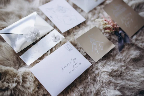 Kolekce obálky nebo izolované na bílém, svatební pozvání kartu návrh koncepce — Stock fotografie