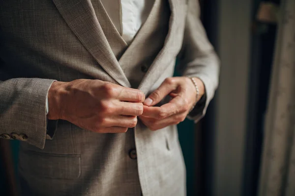 Uomo Vestito Affilato Che Indossa Giacca Papillon — Foto Stock