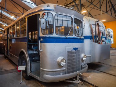 Oslo, Norveç - 29 Aralık 2018: Oslo taşıma Muesum Majorstuen, Oslo, Norveç, alüminyum otobüs türü B7. B7 Strommens Verksted Strommen, Norveç tarafından 1939 yılında üretildi.