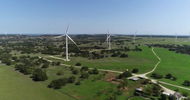 Légi felvétel szélturbinák közelében Comanche Texasban. — Stock videók