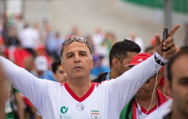 Futbol hayranı Iran 2018, beyaz gömlekli Rusya'nın Dünya Kupası