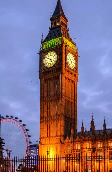 Una Vista Famoso Monumento Neogótico Londres Torre Del Reloj Torre —  Fotos de Stock