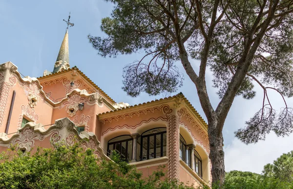 Torre Rosa, Park Guell Barcelona, İspanya içinde yer alan adında Gaudi House Museum Gaudi artık Gaudi'nin sanat topluluğu görüntüleyebileceğiniz bir müze olarak halka açık evim.