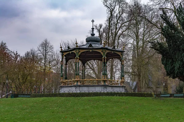 Pintoresco Quiosco Koningin Astridpark Parque Reina Astrid Brujas Bélgica Los —  Fotos de Stock