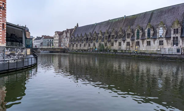 Pittoreske Oude Straat Van Gent Met Traditionele Middeleeuwse Huizen Canal — Stockfoto