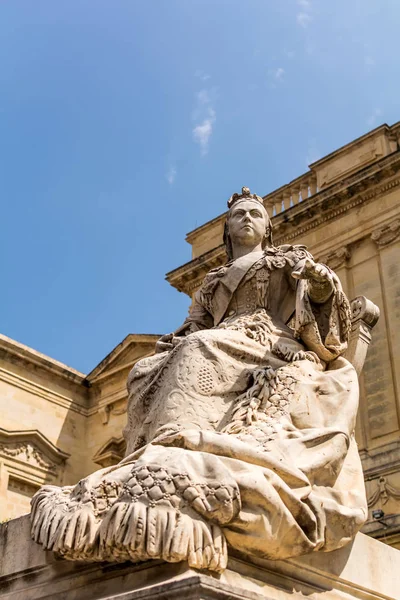 Valletta Malta Agosto 2019 Statua Della Regina Vittoria Indossando Uno — Foto Stock