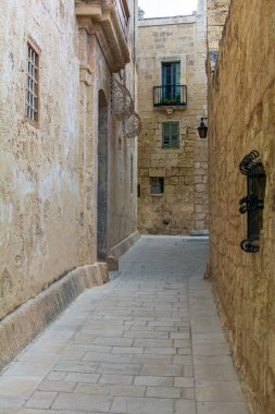 Tipik Mdina sokağı. 