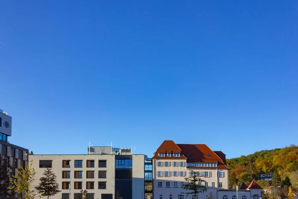 Фасады Исторических Офисных Зданий Осенью Вечером Синее Небо Светит Солнцем — стоковое фото