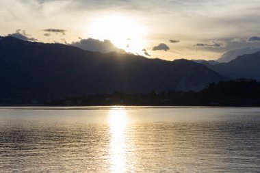 Günbatımı zaman Nehri'nin doğal arka plan.