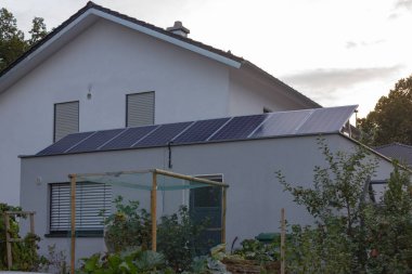 binalar bir yerleşim bölgesi olan Güney Alman Bavyera kırsalında modern mimari