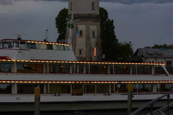 Passenger Boat Leaving Harbour Late Evening City Lindau Lake Constance — Stock Photo, Image