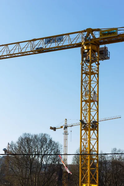 Nella Splendida Giornata Primaverile Colori Forti Area Costruzione Con Gru — Foto Stock