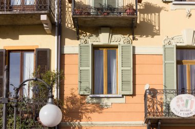 göl, bina ve manzara bahar