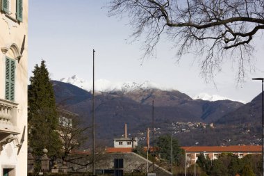 göl, bina ve manzara bahar