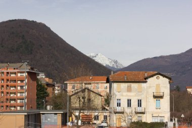 göl, bina ve manzara bahar