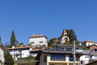 piedmont köy ve göl lago maggiore güzel manzaraya