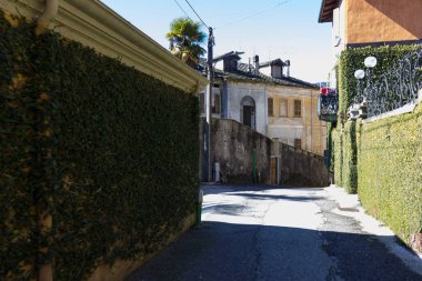 piedmont köy ve göl lago maggiore güzel manzaraya