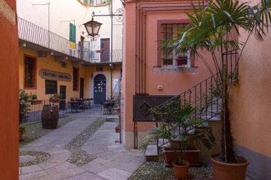 binalar, cepheler, romantik sokaklarda verbania İtalya Ticino'deki/daki oteller